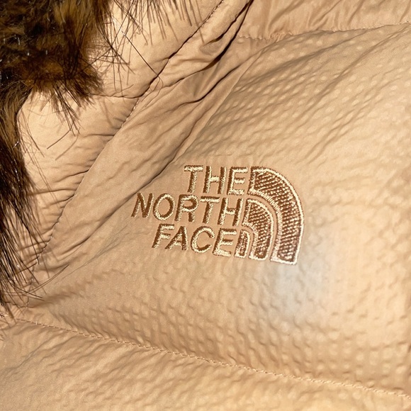 ❗️NWT $330 wmns NORTHFACE❗️ - Picture 5 of 8
